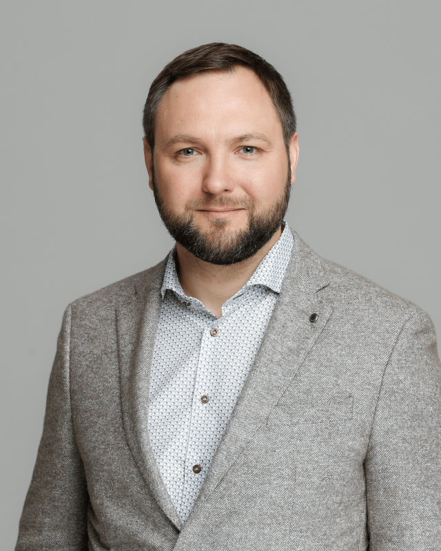 MĀRIS KRŪMIŅŠ Latvian Microsurgery center